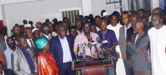 Opposition : des cartes à redistribuer Opposition : des cartes à redistribuer