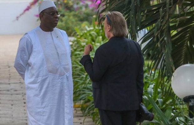 Le Président Macky Sall en toute complicité avec son photographe
