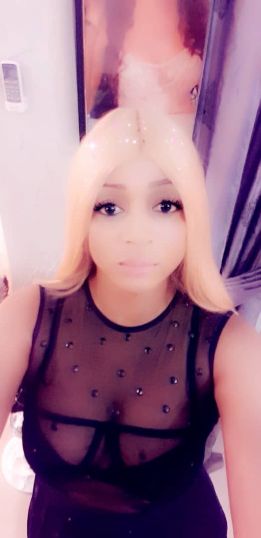 Colé Faye Cobra Beauty offre un terrain et non une villa à son "FILS" Hameudy Badiane le jour de son anniversaire au vogue Colé Faye Cobra Beauty offre un terrain et non une villa à son "FILS" Hameudy Badiane le jour de son anniversaire au vogue