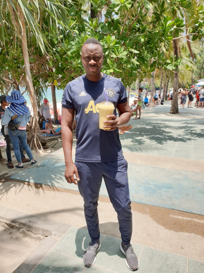 Aprés les élections, Issa le garde rapproché professionnel de Sonko en vacance en Thailande. Aprés les élections, Issa le garde rapproché professionnel de Sonko en vacance en Thailande.