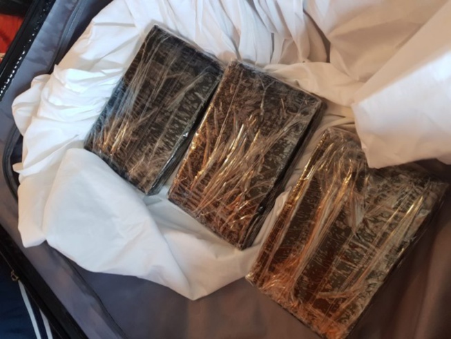 Bissau: 800 kg de cocaïne saisis dans un camion sénégalais ! Bissau: 800 kg de cocaïne saisis dans un camion sénégalais !