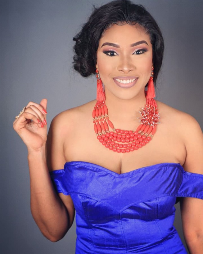 A la découverte de Chadia, Une étoile montante de la musique sénégalaise qui allie, beauté et une voix d’or A la découverte de Chadia, Une étoile montante de la musique sénégalaise qui allie, beauté et une voix d’or