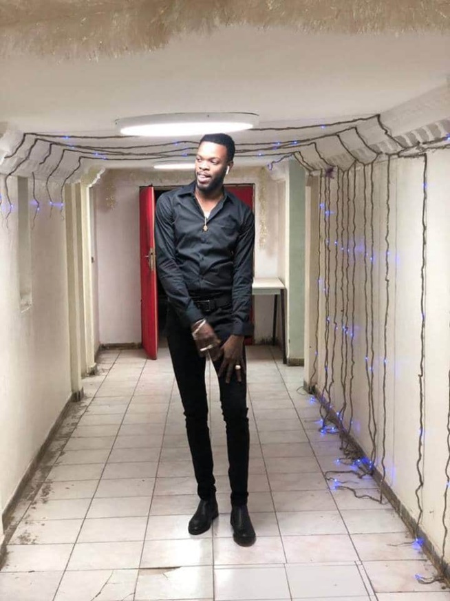 A la découverte de l’incroyable animateur de la Dtv Momo Wade, l’héritier de Dj Prince de la Rts A la découverte de l’incroyable animateur de la Dtv Momo Wade, l’héritier de Dj Prince de la Rts