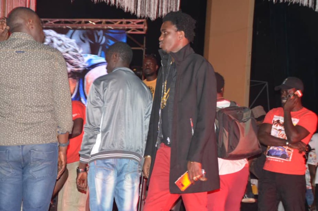 SARGAL DJIGUENE: Les premières images avec l'arrivé de Waly Seck au grand theatre. Regardez SARGAL DJIGUENE: Les premières images avec l'arrivé de Waly Seck au grand theatre. Regardez