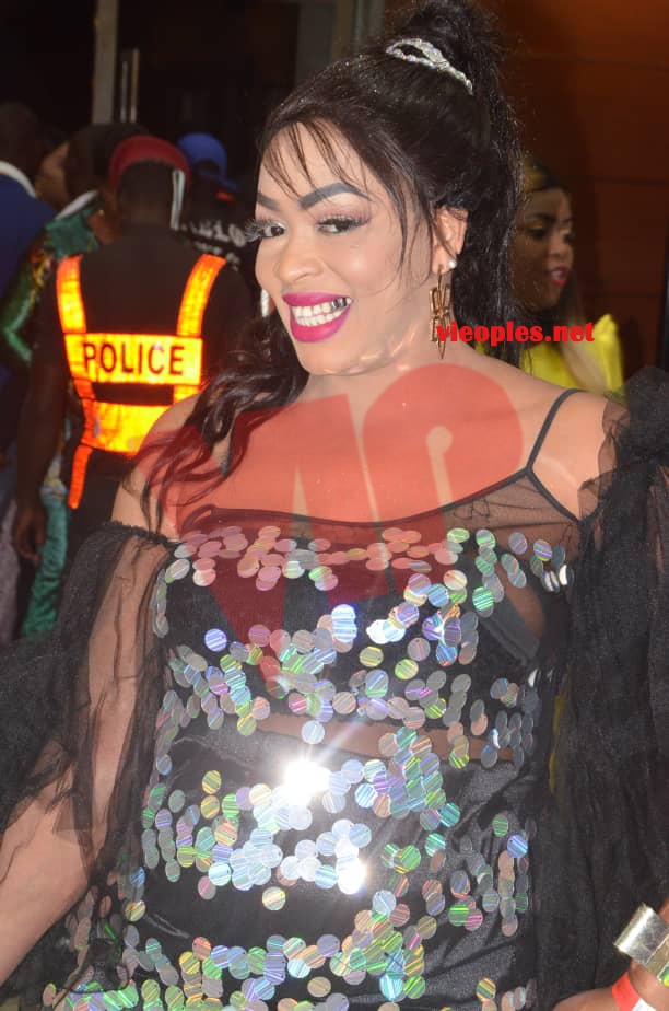 SARGAL DJIGUENE: Quand Oumou Sow étale sa classe dans cette tenue.