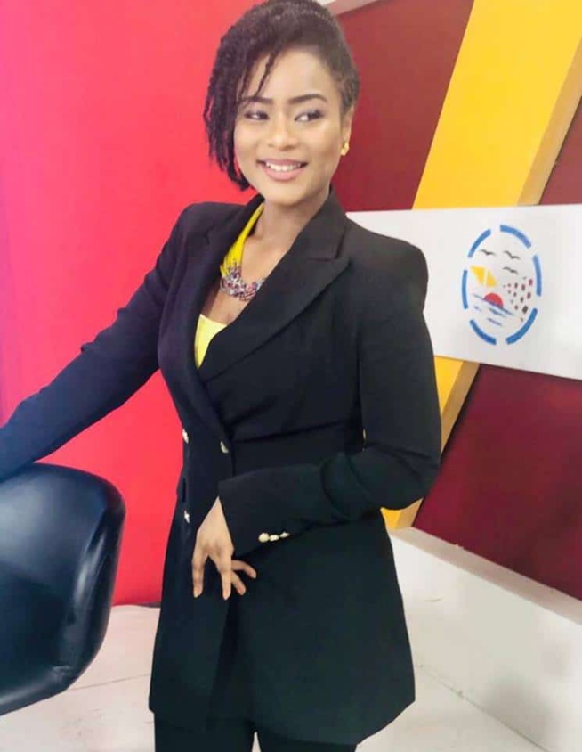 : Merry Bey Diouf, dans toute sa splendeur sur le Plateau de Yeewuleen dans une très belle robe Blazer : Merry Bey Diouf, dans toute sa splendeur sur le Plateau de Yeewuleen dans une très belle robe Blazer