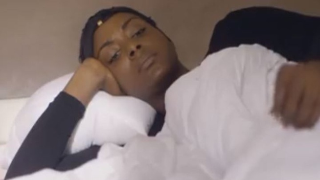 Censure: Les critiques du cinéma contre Jamra. Censure: Les critiques du cinéma contre Jamra.