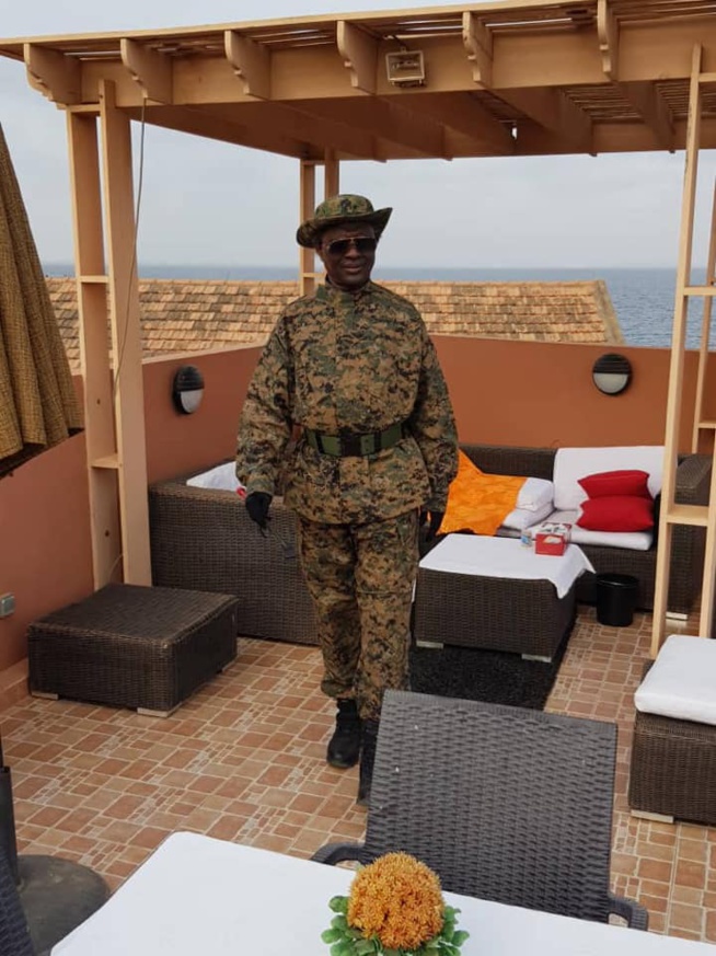 Promenade du Général KARA dans les rues de l’Ile de Gorée