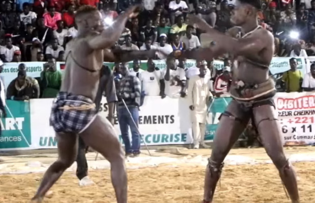 Vidéo -L’intégralité du combat Tapha Mbeur Vs Mame Balla Vidéo -L’intégralité du combat Tapha Mbeur Vs Mame Balla
