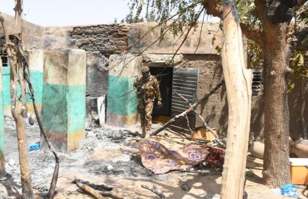 D’ou viennent les rivalités entre Dogons et Peuls au Mali ? Les Dogons accusent les Peuls D’ou viennent les rivalités entre Dogons et Peuls au Mali ? Les Dogons accusent les Peuls