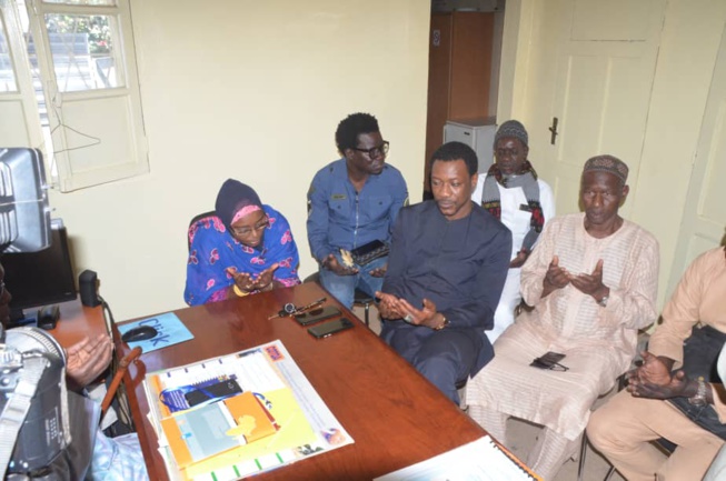 L' Omart et Jamra indiquent la voie du salut. L' Omart et Jamra indiquent la voie du salut.