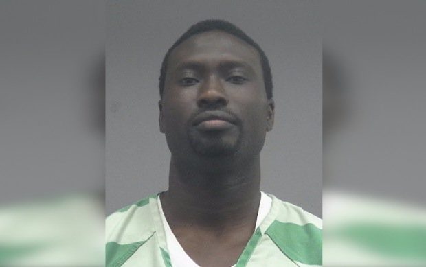 États-Unis : La vérité sur l’affaire de l’enseignant sénégalais « arrêté » pour avoir giflé son fils qui se bagarrait avec son autre enfant États-Unis : La vérité sur l’affaire de l’enseignant sénégalais « arrêté » pour avoir giflé son fils qui se bagarrait avec son autre enfant