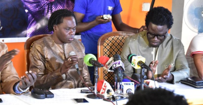 Baaba Maal s’engage à parrainer la jeunesse dans la formation des métiers du cinéma. ( Full Art Accadémie ). Baaba Maal s’engage à parrainer la jeunesse dans la formation des métiers du cinéma. ( Full Art Accadémie ).