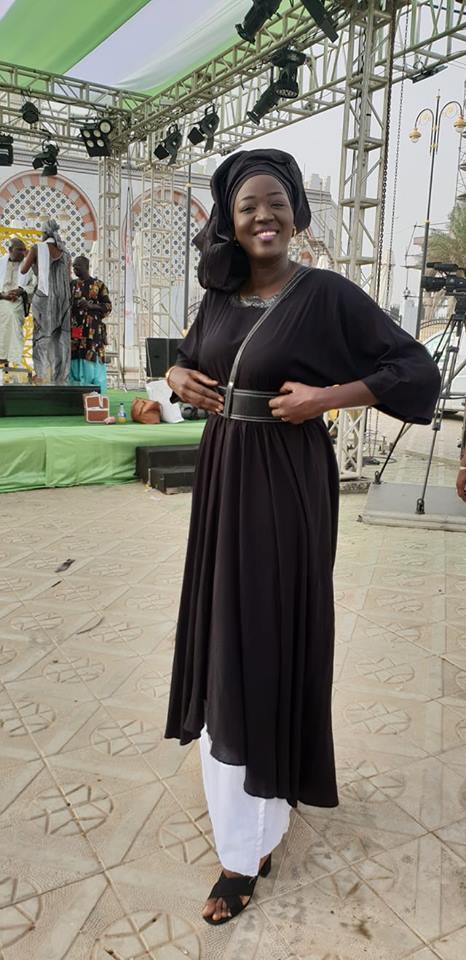 la très charmante Faty Dieng, Journaliste et présentatrice à la TFM. « Ma noirceur mon identité »