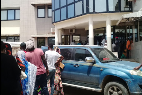 Tribunal de Pikine : Un couple divorcé solde ses comptes à la barre, Aliou Dieng et Rama Dieng le théâtre d’un spectacle désolant Tribunal de Pikine : Un couple divorcé solde ses comptes à la barre, Aliou Dieng et Rama Dieng le théâtre d’un spectacle désolant
