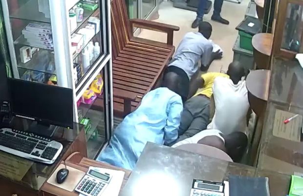 Un nouveau braquage: Plus d’un million de francs Cfa emporté par des hommes encagoulés Un nouveau braquage: Plus d’un million de francs Cfa emporté par des hommes encagoulés