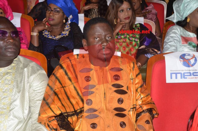 GOUDI FANS YI: Sargal président Mbagnick Diop du MDES, Pape Diouf met le feu au grand theatre. Les 60 images regardez