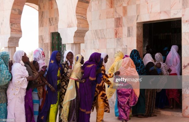Magal Kazu Rajab: les recommandations de S. Mbaye Sam: « Jigueen gni nagnou bayi mèche ak khéssal. » Magal Kazu Rajab: les recommandations de S. Mbaye Sam: « Jigueen gni nagnou bayi mèche ak khéssal. »