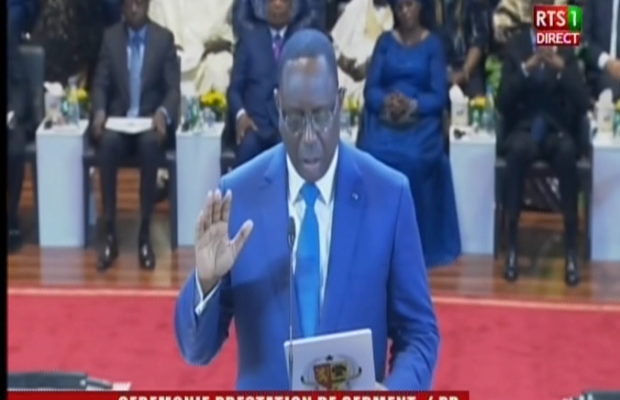 Investi dans sa fonction de président du Sénégal : Macky Sall renouvelle son appel au dialogue. Investi dans sa fonction de président du Sénégal : Macky Sall renouvelle son appel au dialogue.