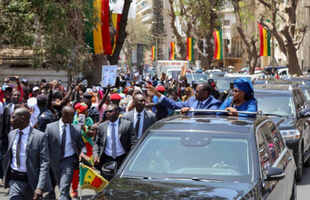 Place de l’indépendance : Macky et Marième Faye Sall accueillis en grande pompe