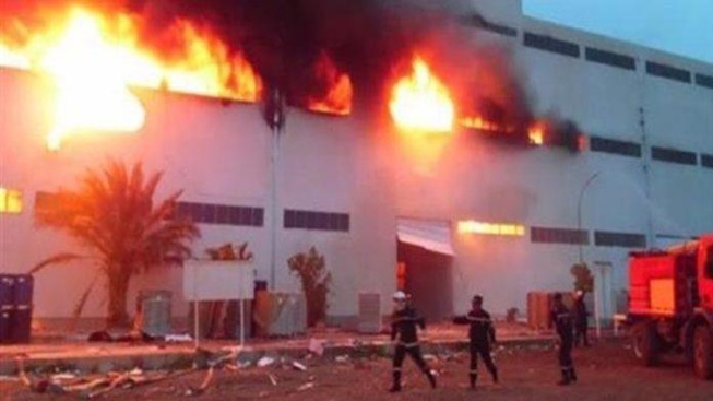 Urgent - L’usine Sunecor (mèches Linda) de Mbao ravagée par un incendie Urgent - L’usine Sunecor (mèches Linda) de Mbao ravagée par un incendie