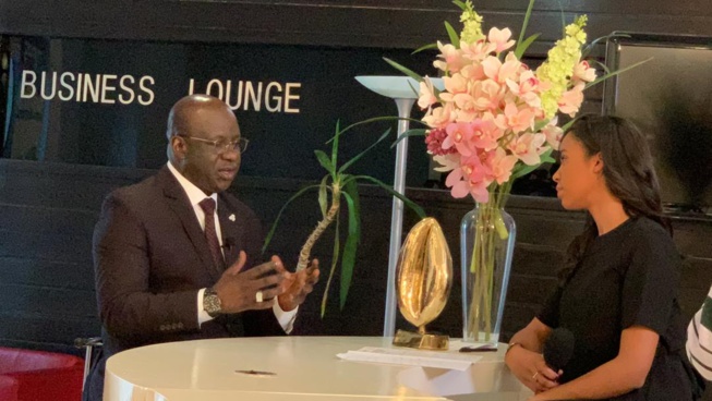 Les coulisses de l'émission spéciale consacrée à la 15eme édition de la prestigieuse cérémonie des cauris d'or. Avec en guest star le Président Mbagnick Diop et la charmante Lea. Les coulisses de l'émission spéciale consacrée à la 15eme édition de la prestigieuse cérémonie des cauris d'or. Avec en guest star le Président Mbagnick Diop et la charmante Lea.