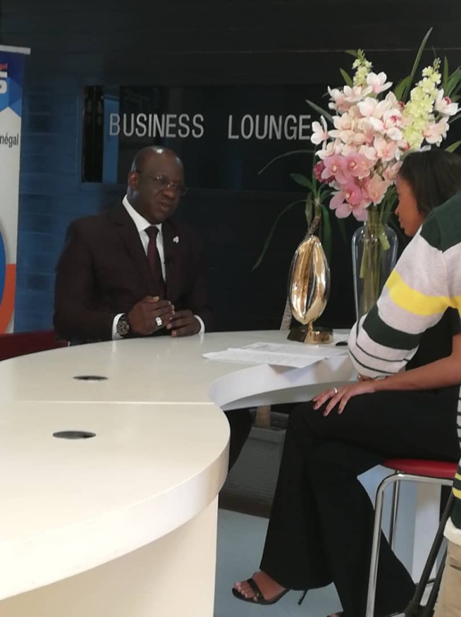 Les coulisses de l'émission spéciale consacrée à la 15eme édition de la prestigieuse cérémonie des cauris d'or. Avec en guest star le Président Mbagnick Diop et la charmante Lea. Les coulisses de l'émission spéciale consacrée à la 15eme édition de la prestigieuse cérémonie des cauris d'or. Avec en guest star le Président Mbagnick Diop et la charmante Lea.