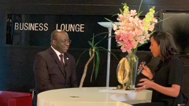 Les coulisses de l'émission spéciale consacrée à la 15eme édition de la prestigieuse cérémonie des cauris d'or. Avec en guest star le Président Mbagnick Diop et la  charmante Lea.