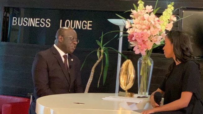 Les coulisses de l'émission spéciale consacrée à la 15eme édition de la prestigieuse cérémonie des cauris d'or. Avec en guest star le Président Mbagnick Diop et la  charmante Lea.