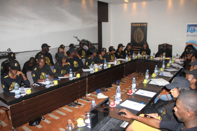 Les images de la réunion mise au point sur les préparatifs des CAURIS D'OR le 20 avril au Chapito du King Fhad. Les images de la réunion mise au point sur les préparatifs des CAURIS D'OR le 20 avril au Chapito du King Fhad.