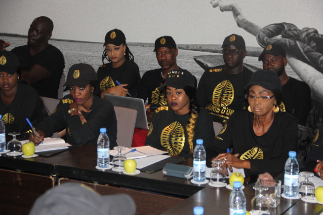 Les images de la réunion mise au point sur les préparatifs des CAURIS D'OR le 20 avril au Chapito du King Fhad.