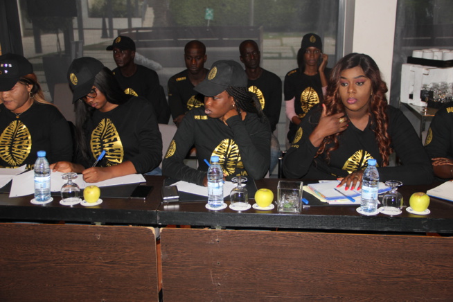 Les images de la réunion mise au point sur les préparatifs des CAURIS D'OR le 20 avril au Chapito du King Fhad.