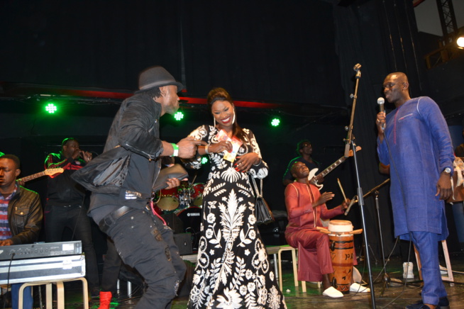 Mari Cissé la coiffeuse de Genéve casse la barraque sur la scéne avec Pape Diouf à Genéve. Mari Cissé la coiffeuse de Genéve casse la barraque sur la scéne avec Pape Diouf à Genéve.