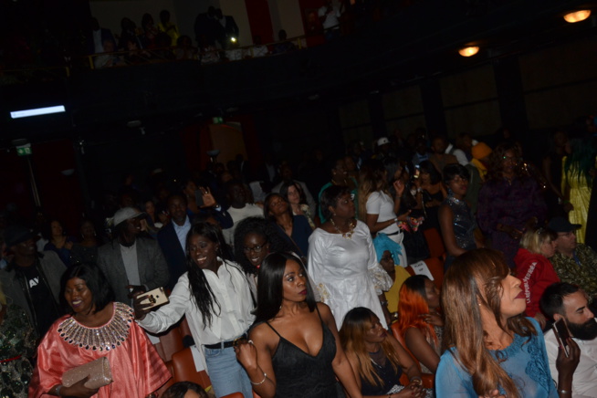 Les images de la soirée Indépendance du Sénégal à Genéve: Pape Diouf vient de signer ses empreintes au Théatre de la Madeleine à guichet fermé. Regardez Les images de la soirée Indépendance du Sénégal à Genéve: Pape Diouf vient de signer ses empreintes au Théatre de la Madeleine à guichet fermé. Regardez