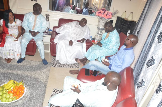 119 Appel de Seydina Limamou Laye, Pape Seck Touba Couture reçoit ses amis chez lui. REGARDEZ LES IMAGES