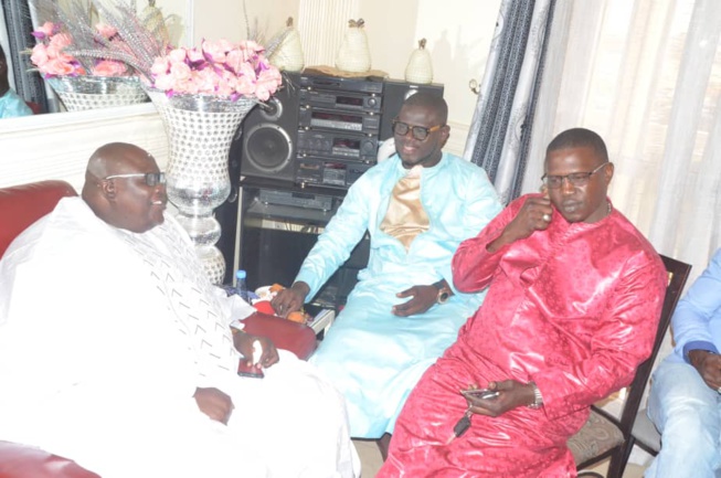 119 Appel de Seydina Limamou Laye, Pape Seck Touba Couture reçoit ses amis chez lui. REGARDEZ LES IMAGES