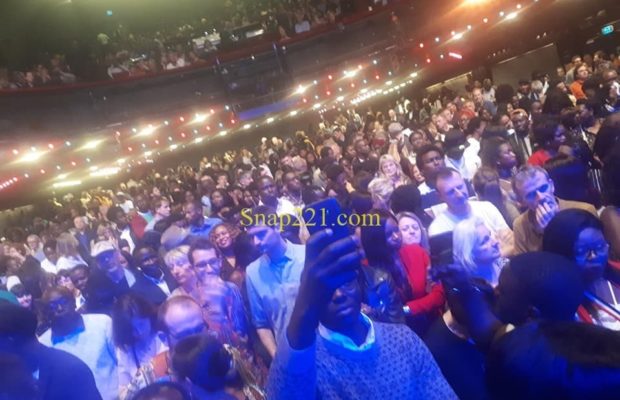 En concert,Youssou Ndour et le Super étoile ont embrasé L’Olympia …Voici les Images