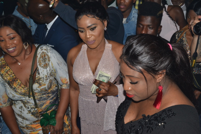 66 IMAGES: STUTTGART: Pape Diouf dans la chaleur du Stage Stadium Theatre pimente les gambiens avec Alpha Prod. 66 IMAGES: STUTTGART: Pape Diouf dans la chaleur du Stage Stadium Theatre pimente les gambiens avec Alpha Prod.