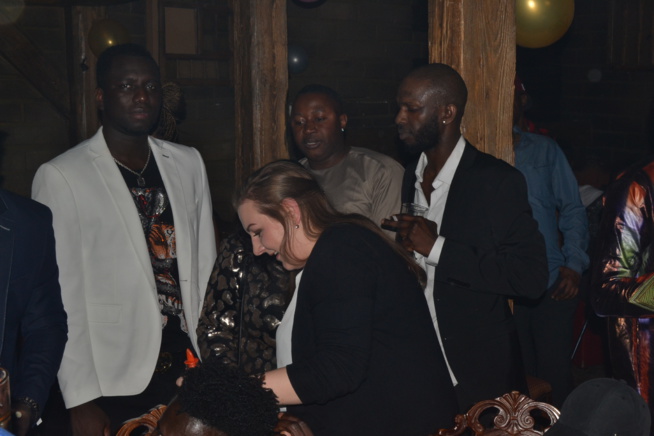 66 IMAGES: STUTTGART: Pape Diouf dans la chaleur du Stage Stadium Theatre pimente les gambiens avec Alpha Prod.