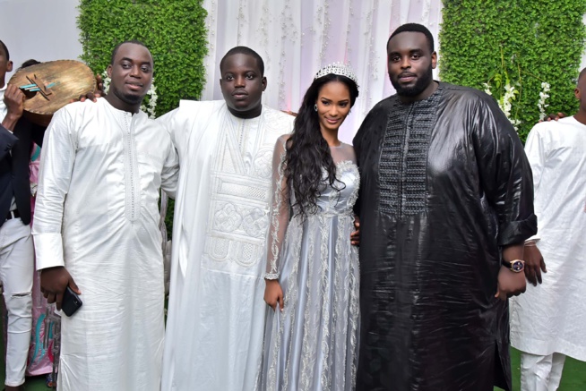 Mariage de Mamadou SECK fils de Amadou SECK DG de Eurogerm : Le chef de l’état marque sa présence à la mosquée Mariage de Mamadou SECK fils de Amadou SECK DG de Eurogerm : Le chef de l’état marque sa présence à la mosquée