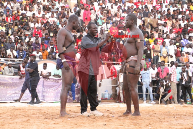 Wouly Wouly « dégrade » le policier Big Pato, tout ce que vous n’avez pas vu en images