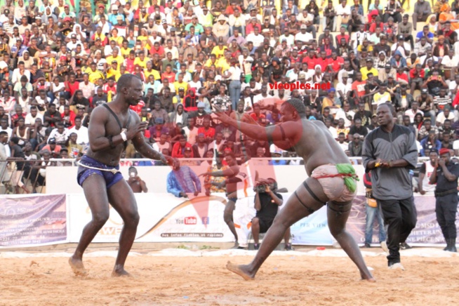 Wouly Wouly « dégrade » le policier Big Pato, tout ce que vous n’avez pas vu en images