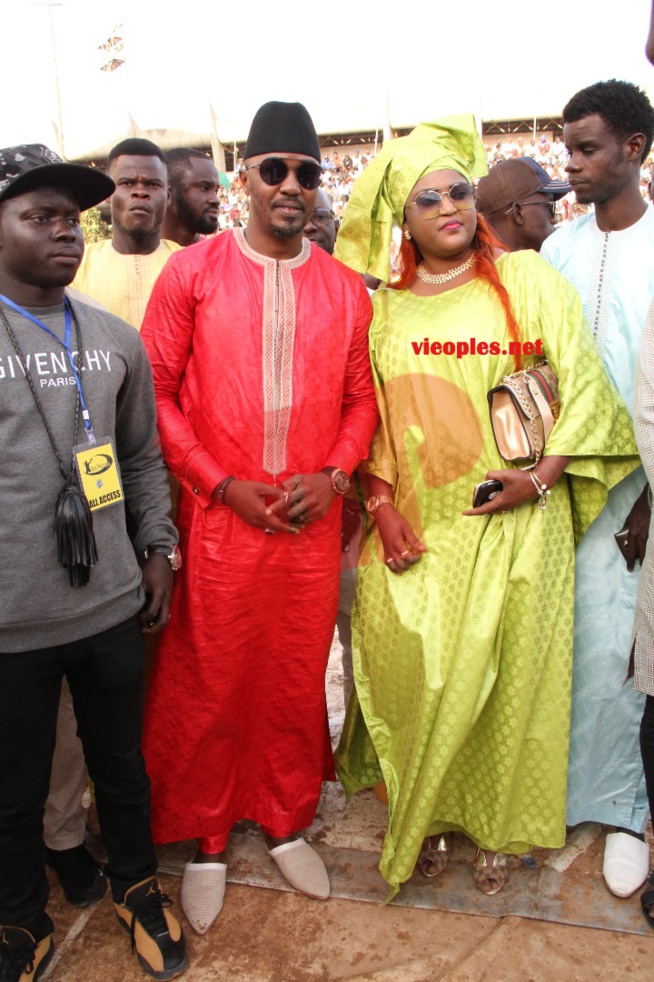Le couple heureux de la ZIK FM, Cheikh Sarr et Alima Ndione ravit la vedette au combat de Wouly Woulywatt vs Big Pato