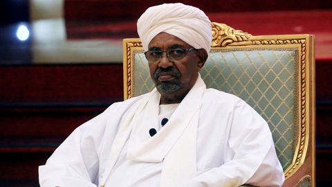 Soudan : le président déchu Omar el-Béchir transféré en prison Soudan : le président déchu Omar el-Béchir transféré en prison