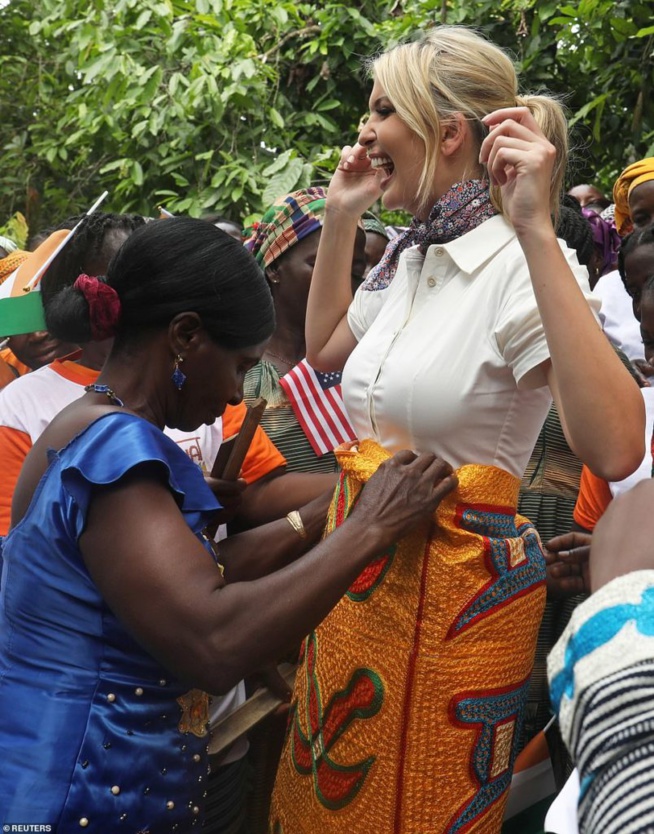 Les pas de danse de Ivanka Trump sur un rythme traditionnel ivoirien