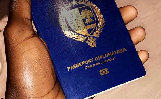 Macky Sall supprime les passeports diplomatiques
