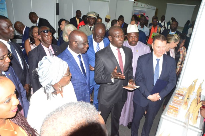 90 IMAGES: Cérémonie d'ouverture du Forum International des Entreprises Francophones par le MEDS du président Mbagnick Diop.