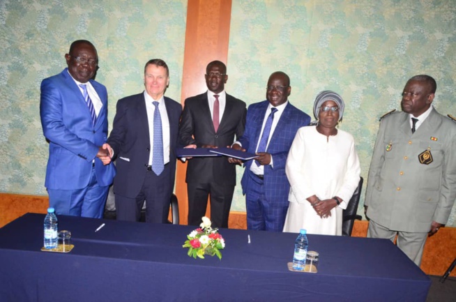 90 IMAGES: Cérémonie d'ouverture du Forum International des Entreprises Francophones par le MEDS du président Mbagnick Diop.