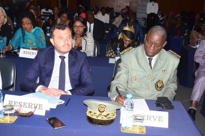 90 IMAGES: Cérémonie d'ouverture du Forum International des Entreprises Francophones par le MEDS du président Mbagnick Diop.