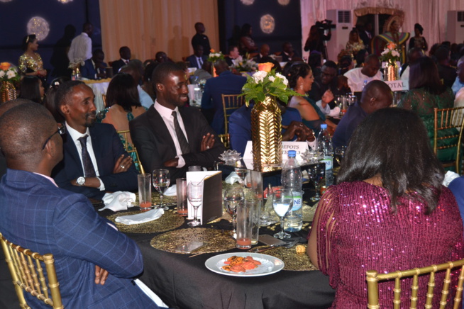 La 15 eme Cérémonie des remises des Cauris d'Or, l'incontournable prestigieuse de l'Afrique de l'Ouest. La 15 eme Cérémonie des remises des Cauris d'Or, l'incontournable prestigieuse de l'Afrique de l'Ouest.